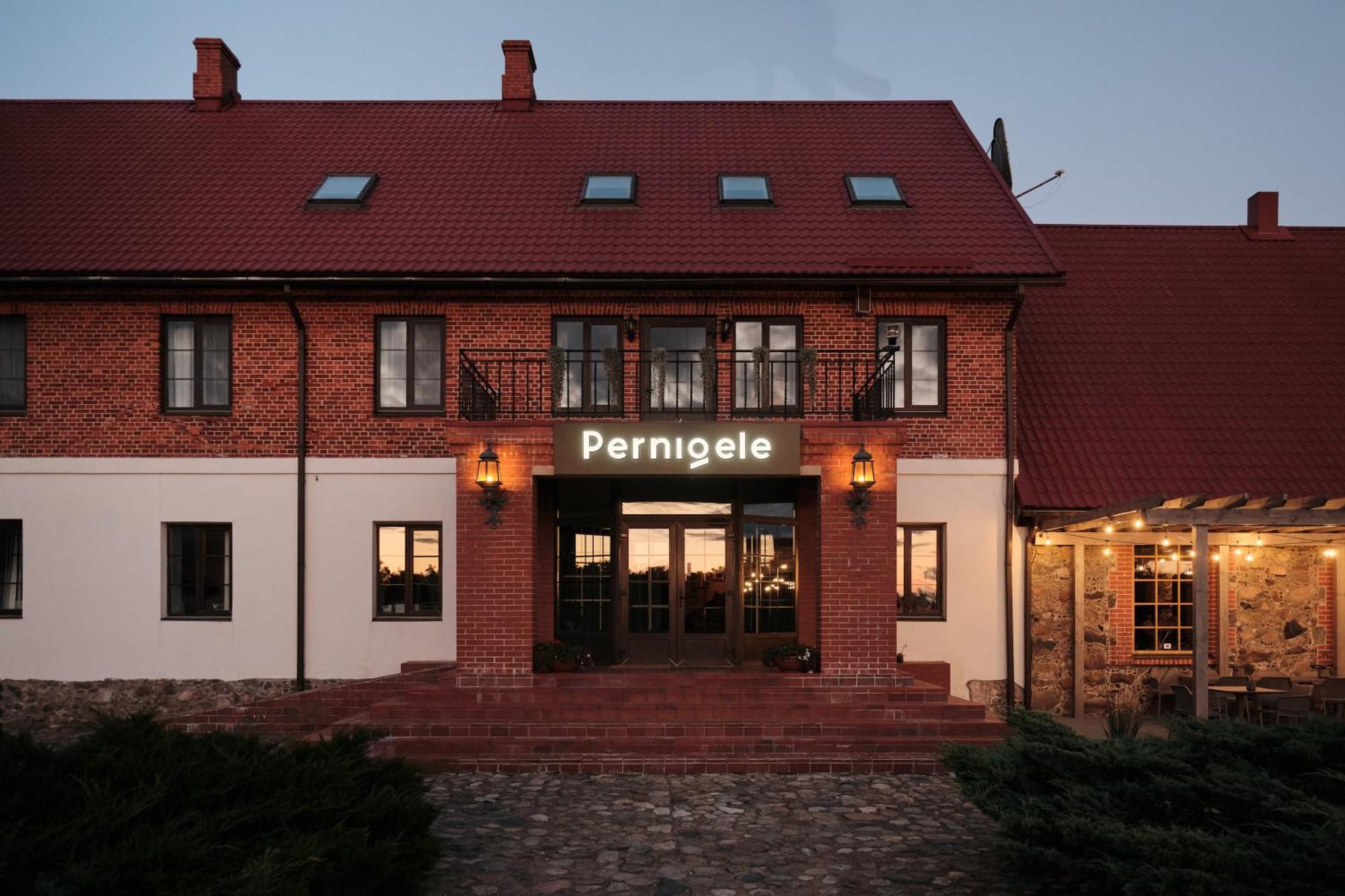 Hotel Pernigele Yelgavkrasty Exterior photo